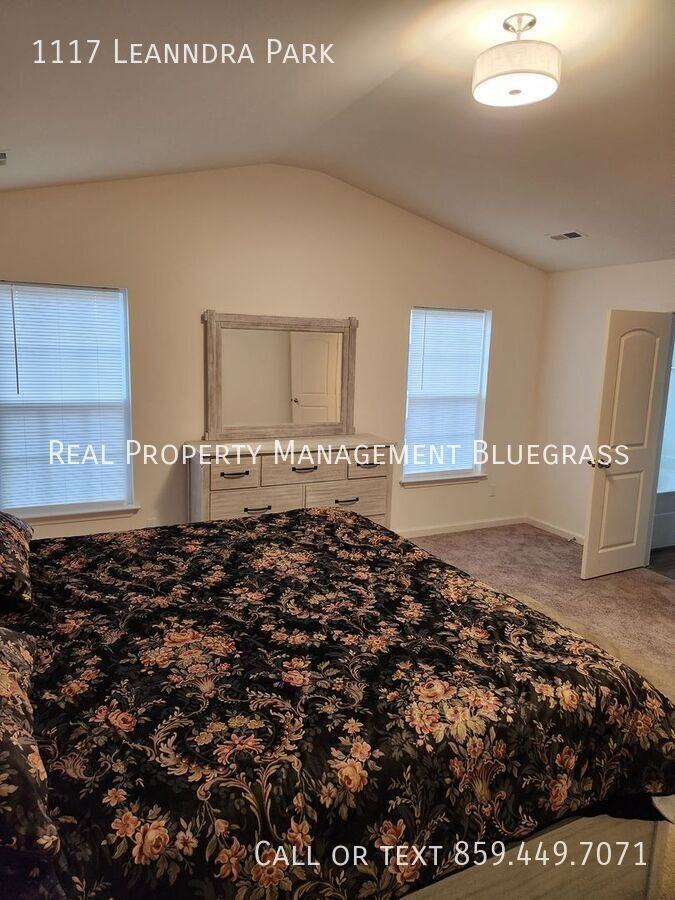 1117 Leanndra Park - Photo 5 of 25