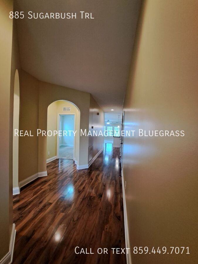 885 Sugarbush Trl - Photo 3 of 18