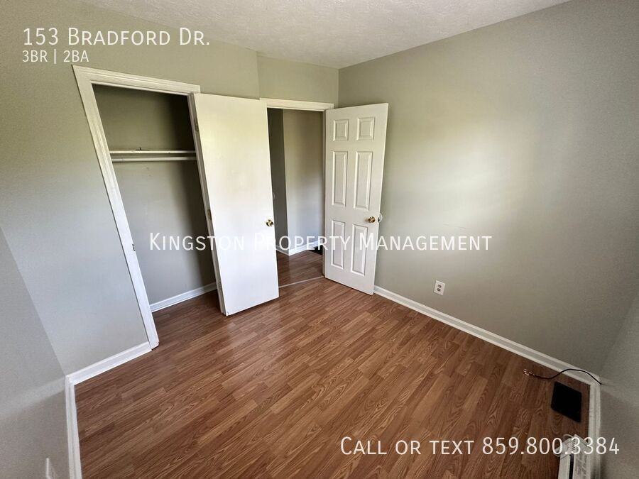 153 Bradford Dr - Photo 3 of 15