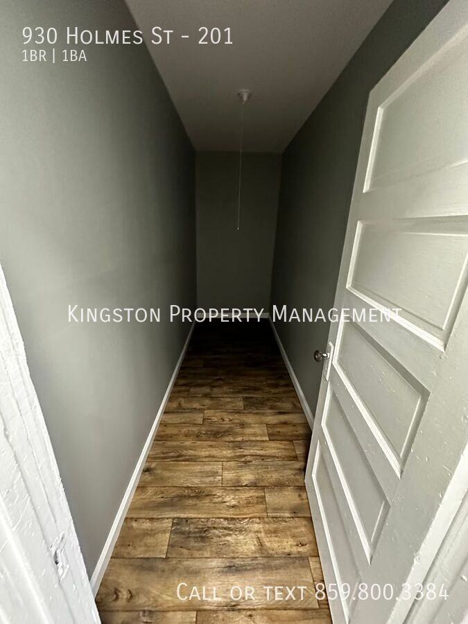 930 Holmes St #201 - Photo 2 of 8