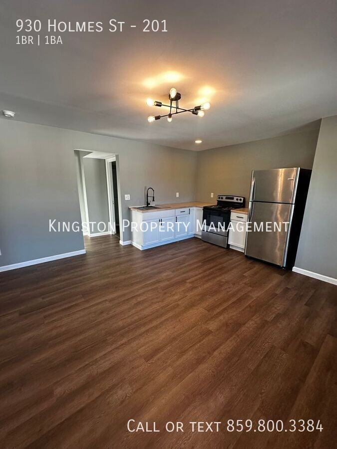 930 Holmes St #201 - Photo 5 of 8