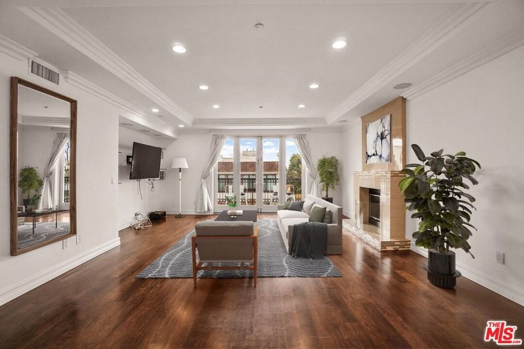 11952 Montana Ave Apt 403 - Photo 7 of 26