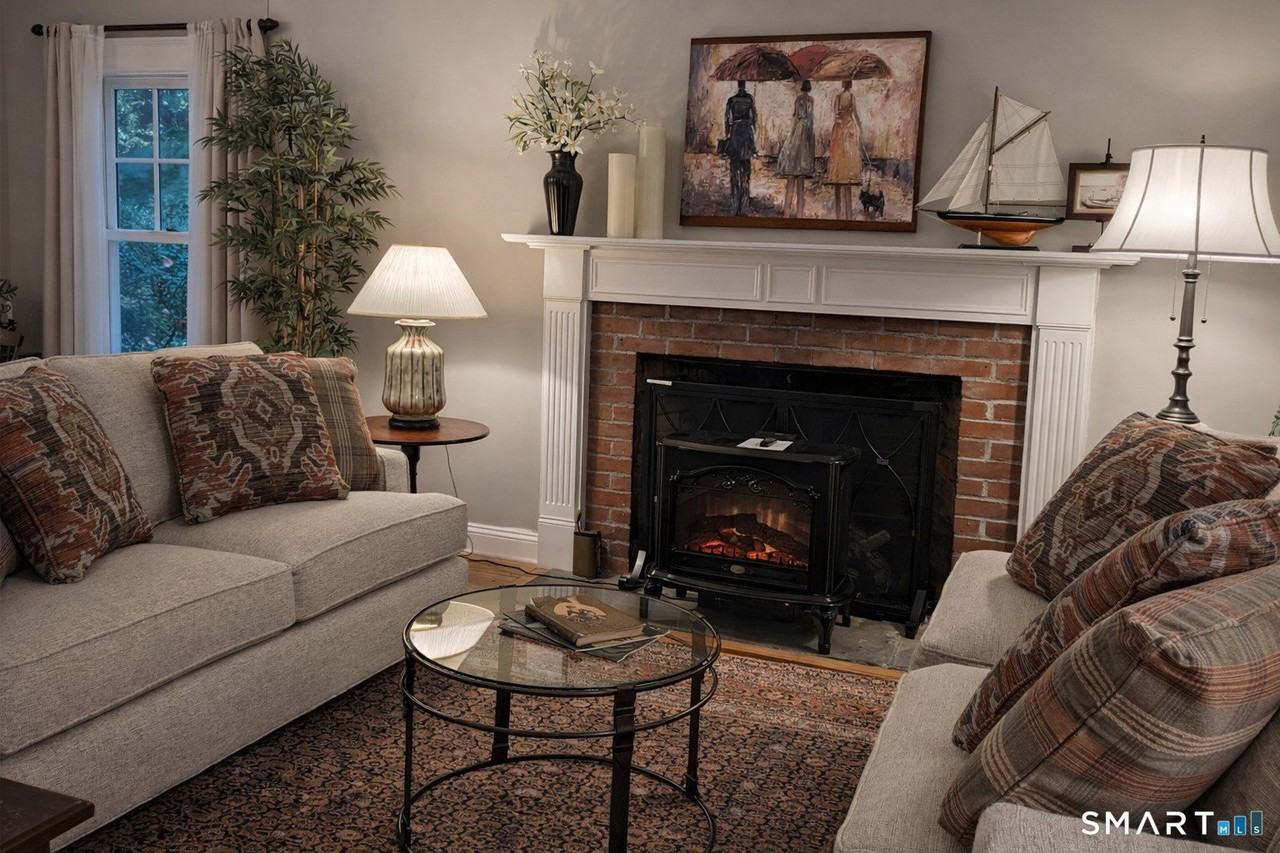 123 Interlaken Rd - Photo 6 of 14