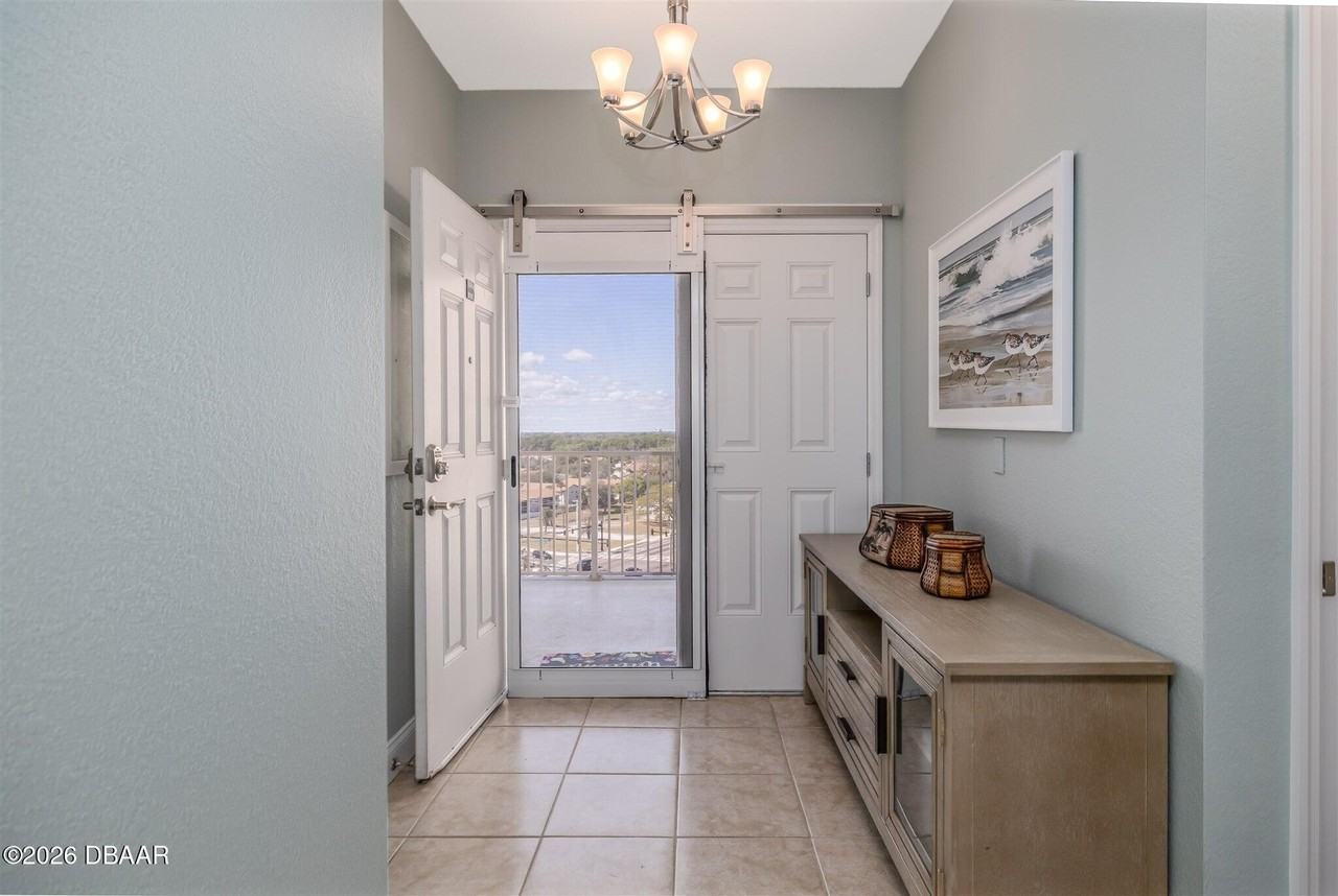 2801 S Ridgewood Ave Unit 1002 - Photo 2 of 50