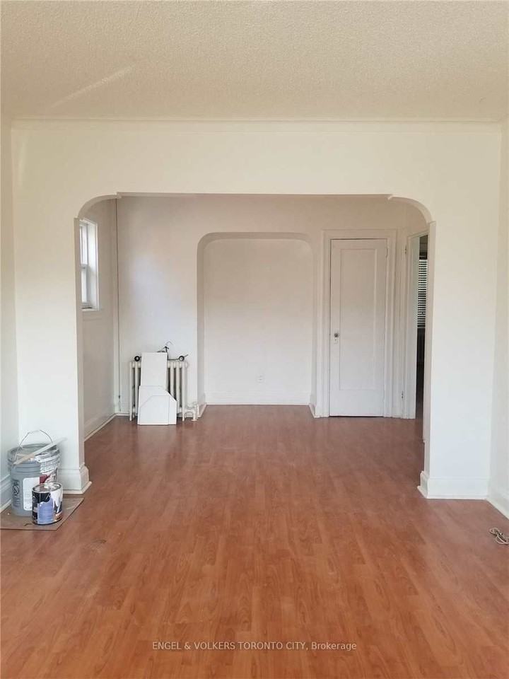 1013 Castlefield Ave - Photo 5 of 7