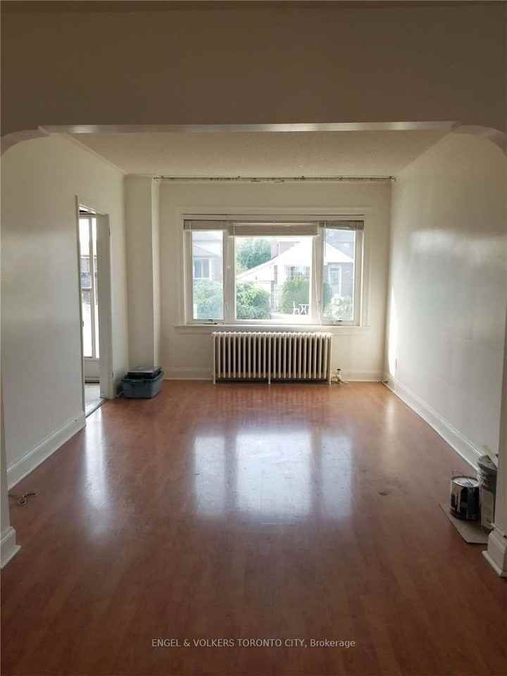 1013 Castlefield Ave - Photo 6 of 7