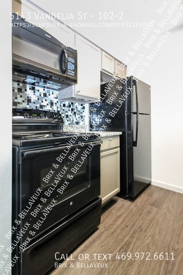 5143 Vandelia St #102-2 - Photo 4 of 5