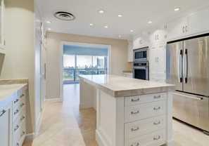 2929 Buffalo Speedway #911-3 - Photo 1 of 1