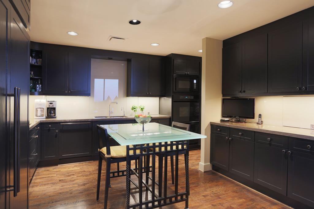 1111 Hermann Dr #201-7