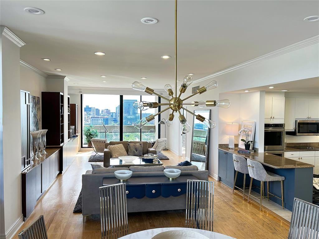 1111 Hermann Dr #255-4