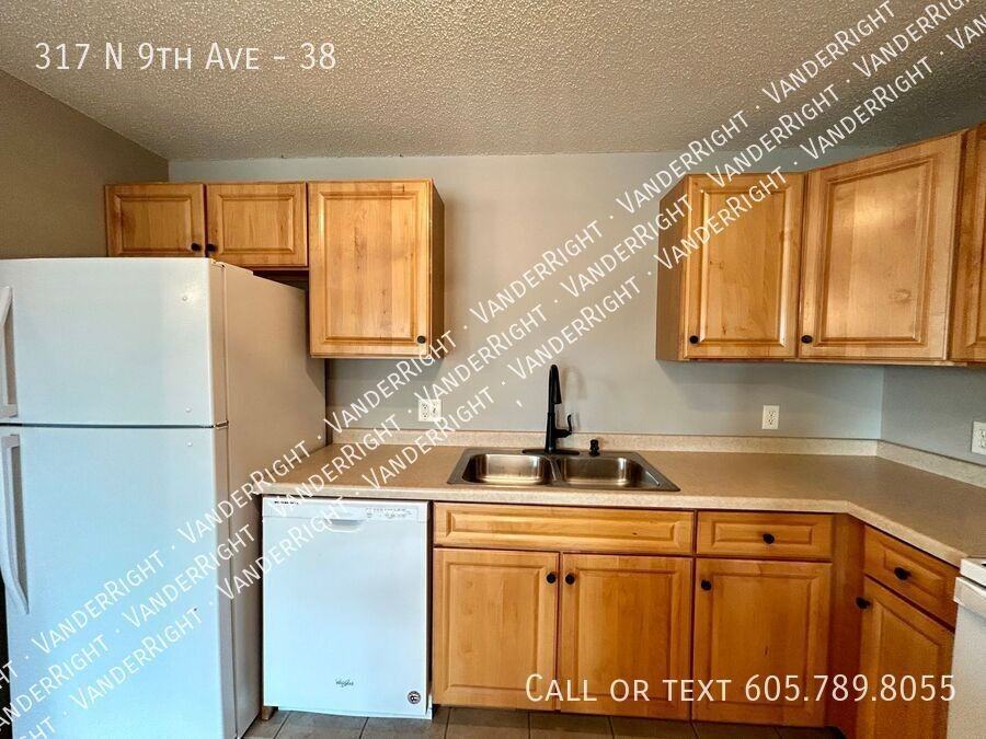 317 N 9th Ave #38 - Photo 2 of 15