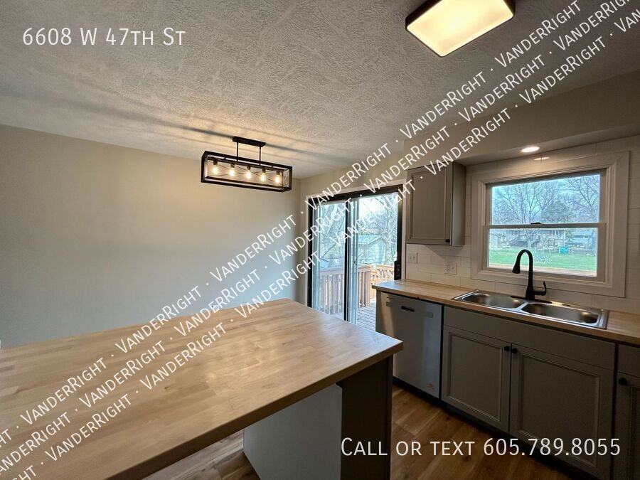 6608 W 47th St - Photo 5 of 29
