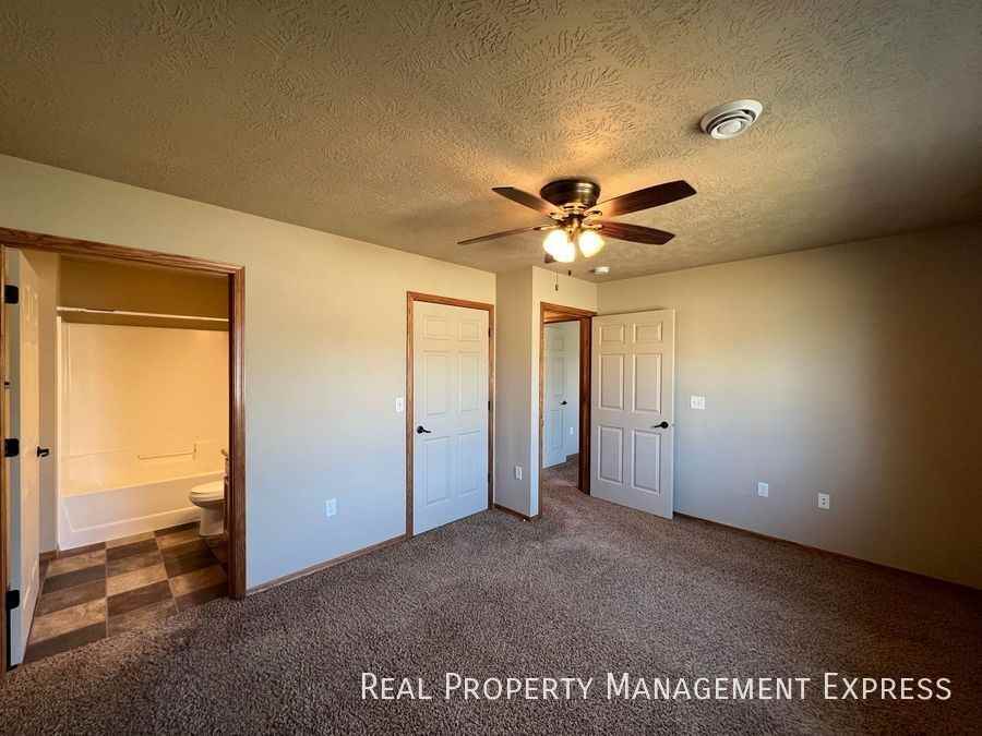 3604 W 93rd St #1 - Photo 7 of 16