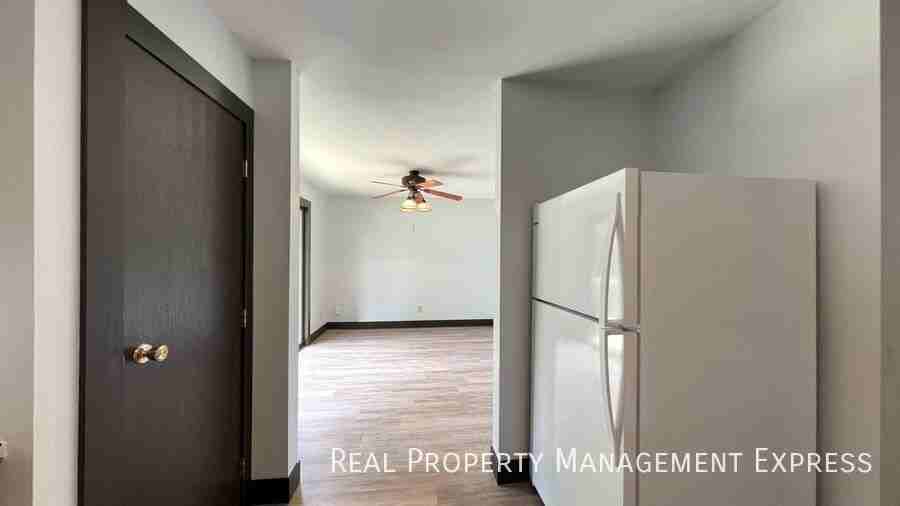 932 S Cleveland Ave - Photo 6 of 36