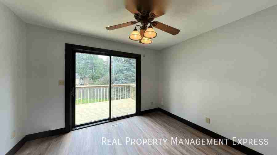 932 S Cleveland Ave - Photo 7 of 36