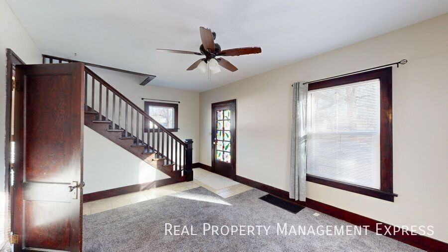 1000 W 5th St - Photo 3 of 19