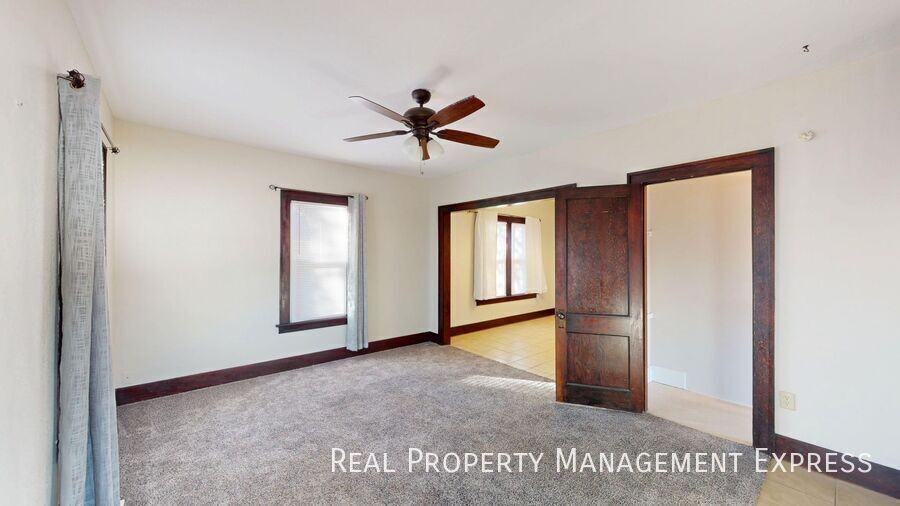 1000 W 5th St - Photo 4 of 19