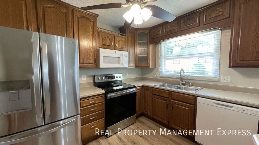 3500 E 33rd St - Photo 4 of 19