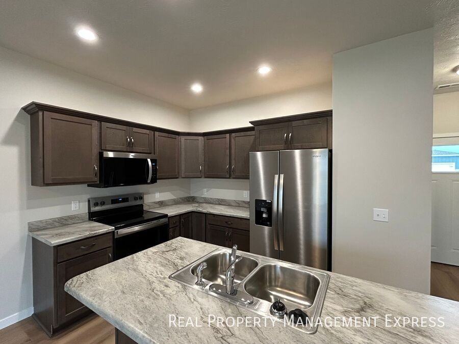 9652 W Tunis Dr - Photo 2 of 13