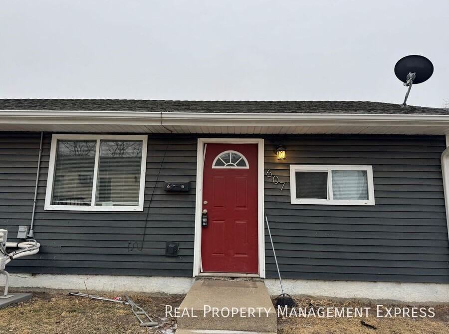 607 N Franklin Ave - Photo 2 of 10