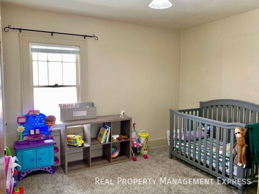 708 S Euclid Ave #2 - Photo 7 of 11