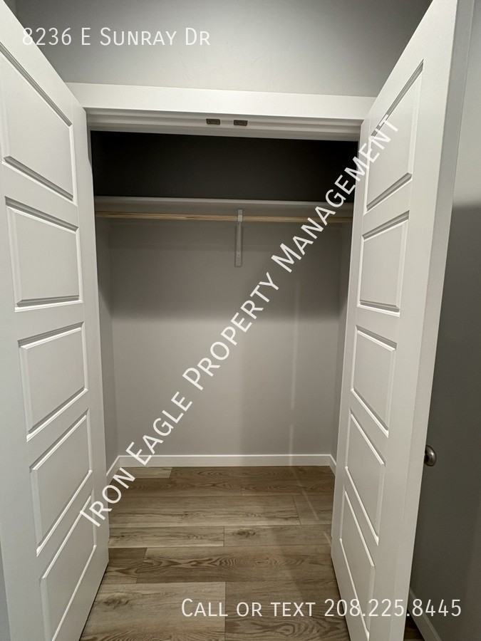 8236 E Sunray Dr - Photo 5 of 36