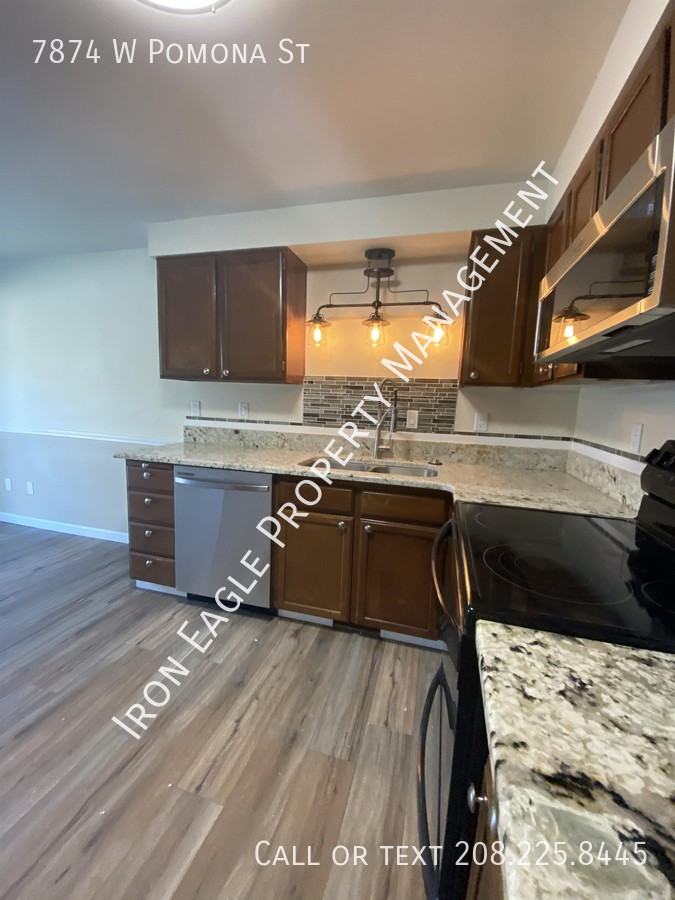 7874 W Pomona St - Photo 2 of 11