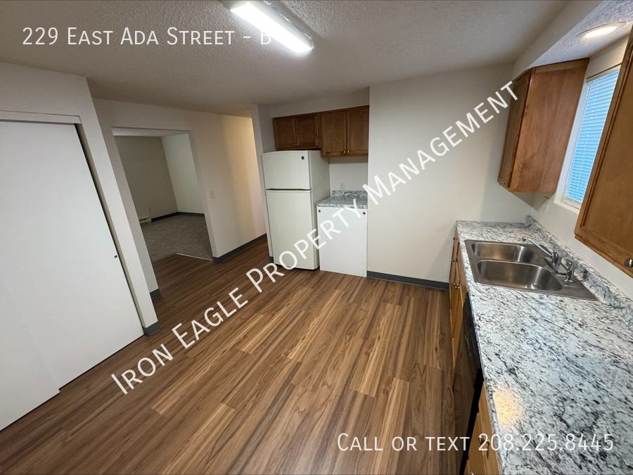 229 E Ada St - Photo 2 of 6