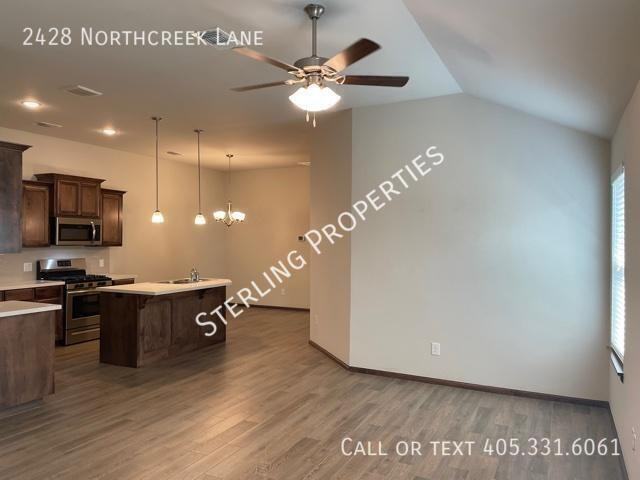 2428 Northcreek Ln - Photo 2 of 33