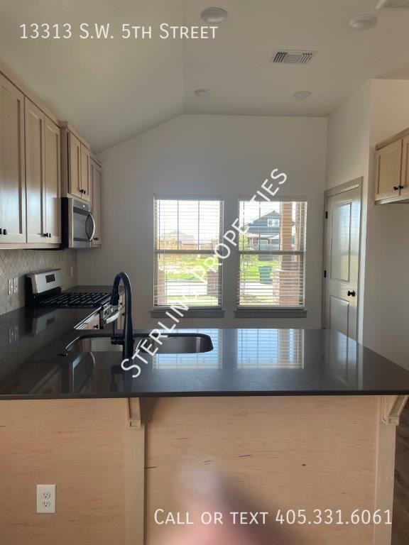 13313 Sw 5th St - Photo 3 of 21