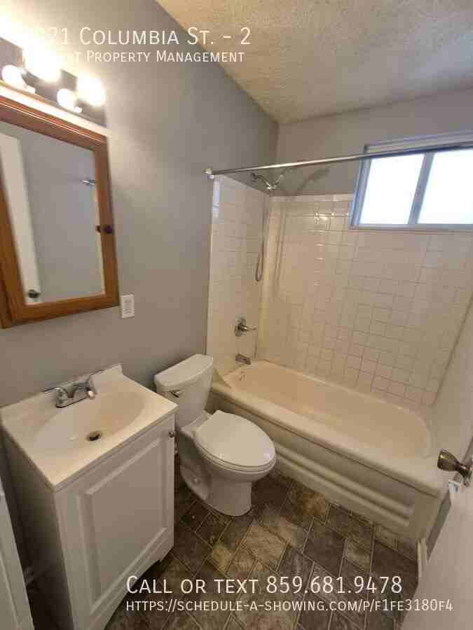 1021 Columbia St #2 - Photo 7 of 12