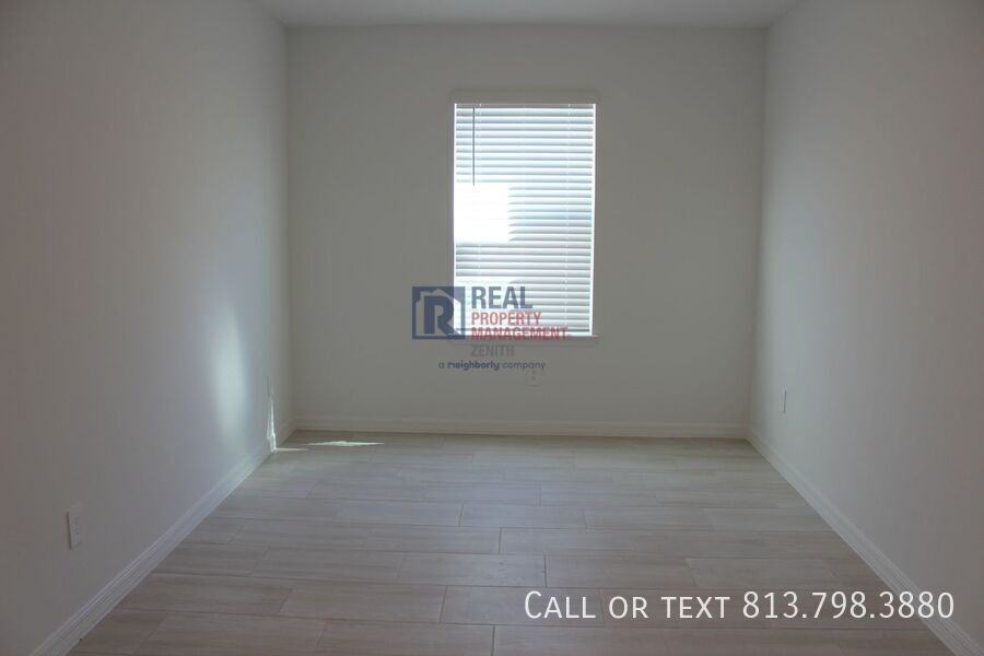 1716 Tropical Oasis Ave - Photo 5 of 50