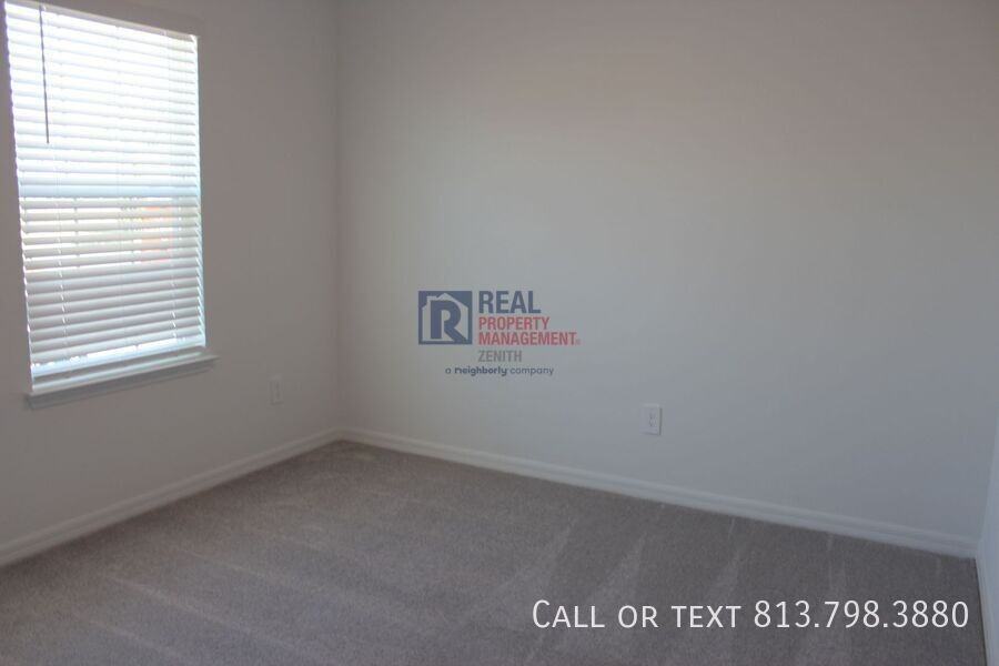 1716 Tropical Oasis Ave - Photo 7 of 50