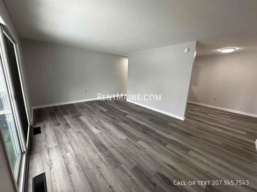 33 Longrale Park Apt J - Photo 3 of 14