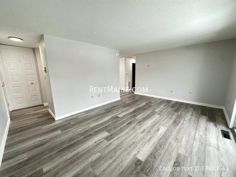 33 Longrale Park Apt J - Photo 4 of 14