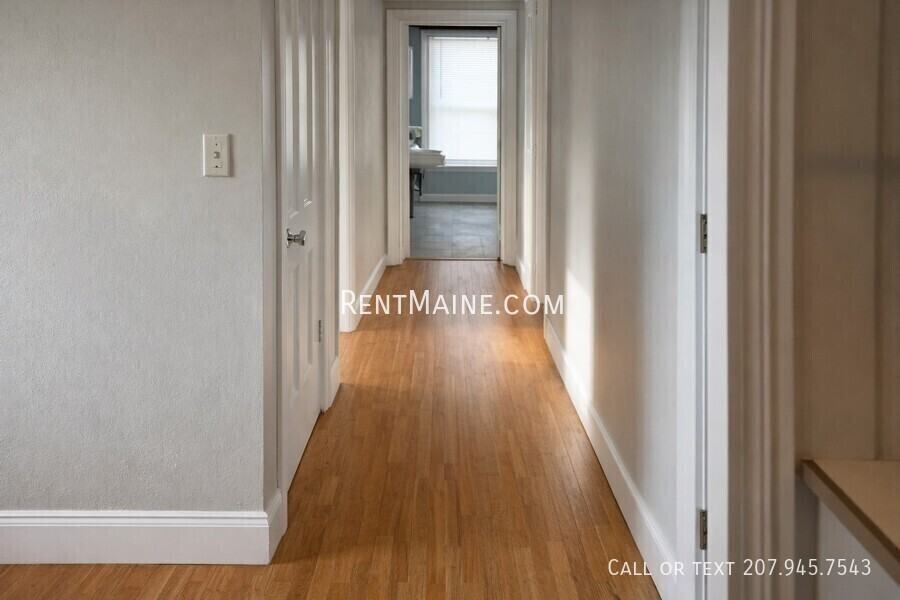 2 Pine St #B - Photo 3 of 9