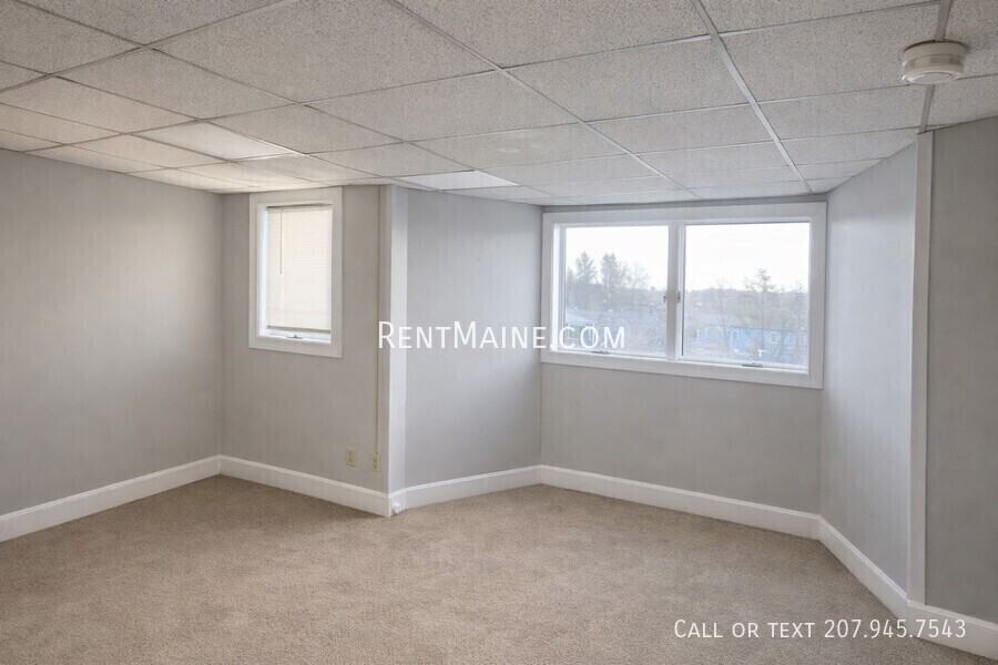 2 Pine St #B - Photo 7 of 9