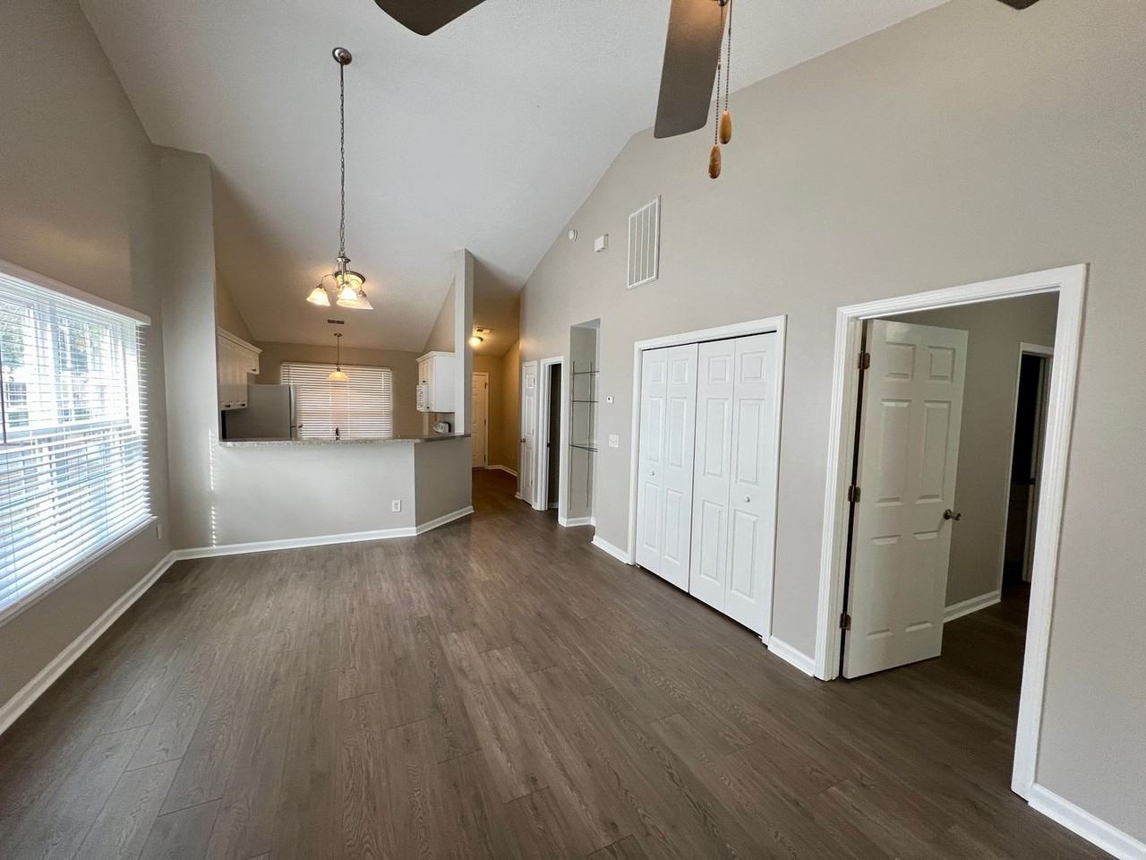 111 Colonial Commons Ln - Photo 3 of 17