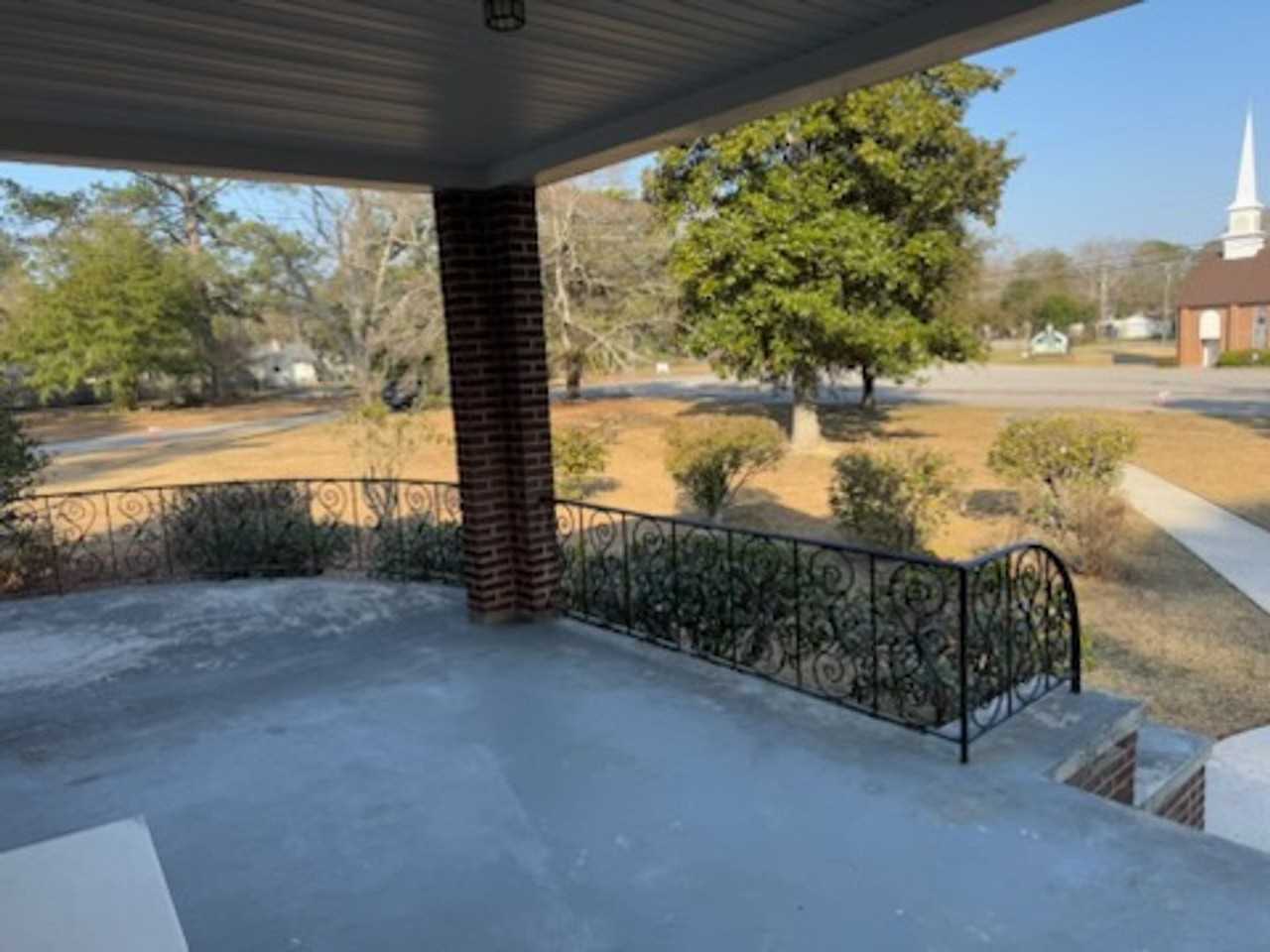 3800 Overbrook Dr - Photo 3 of 19