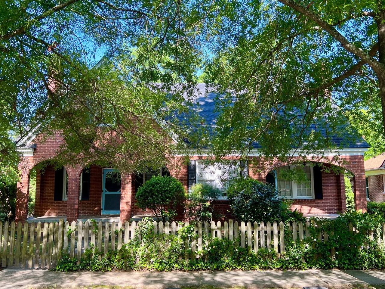 1501 Fairview Dr - Photo 2 of 23