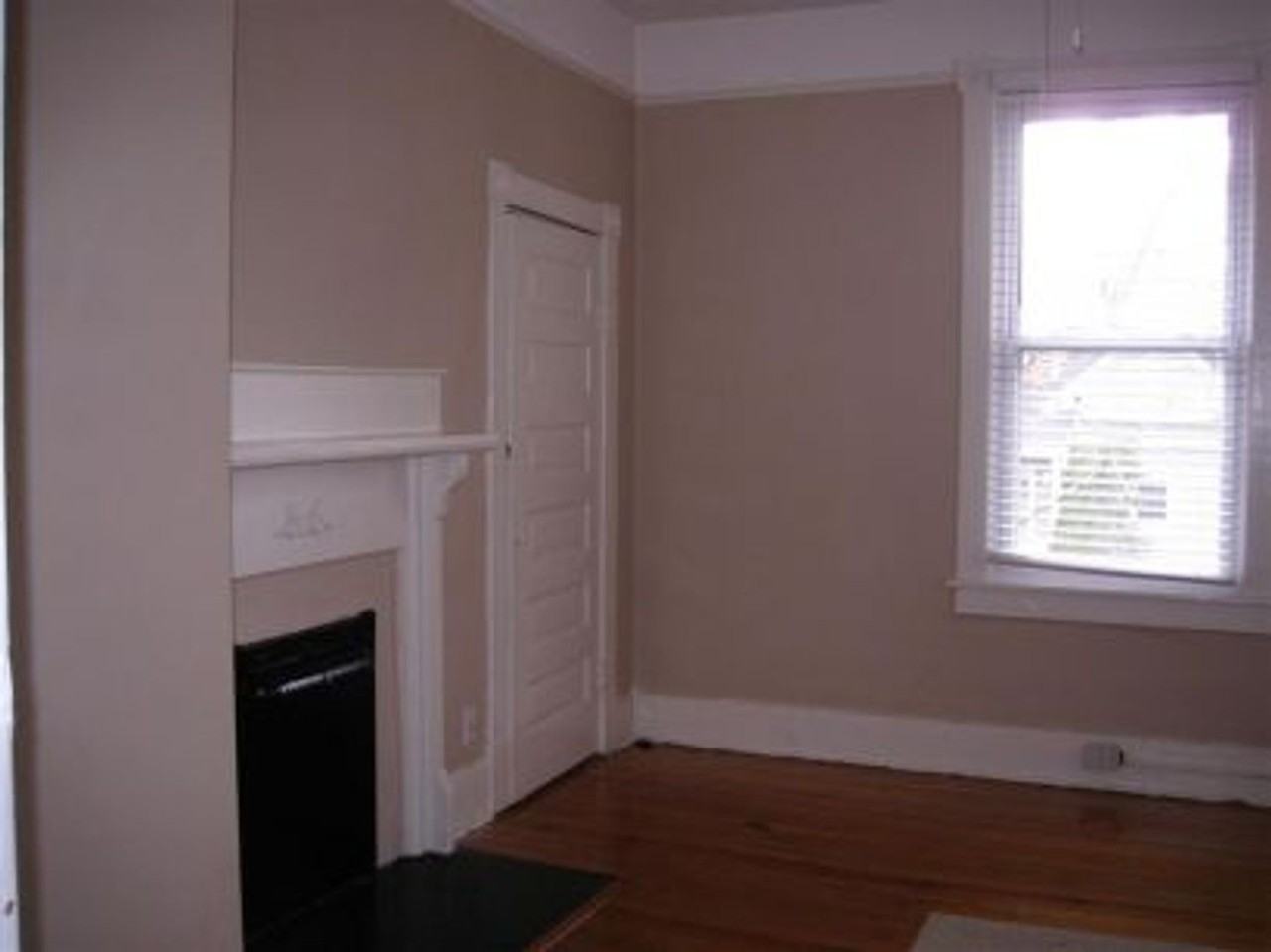 2710 1/2 Preston St - Photo 2 of 7
