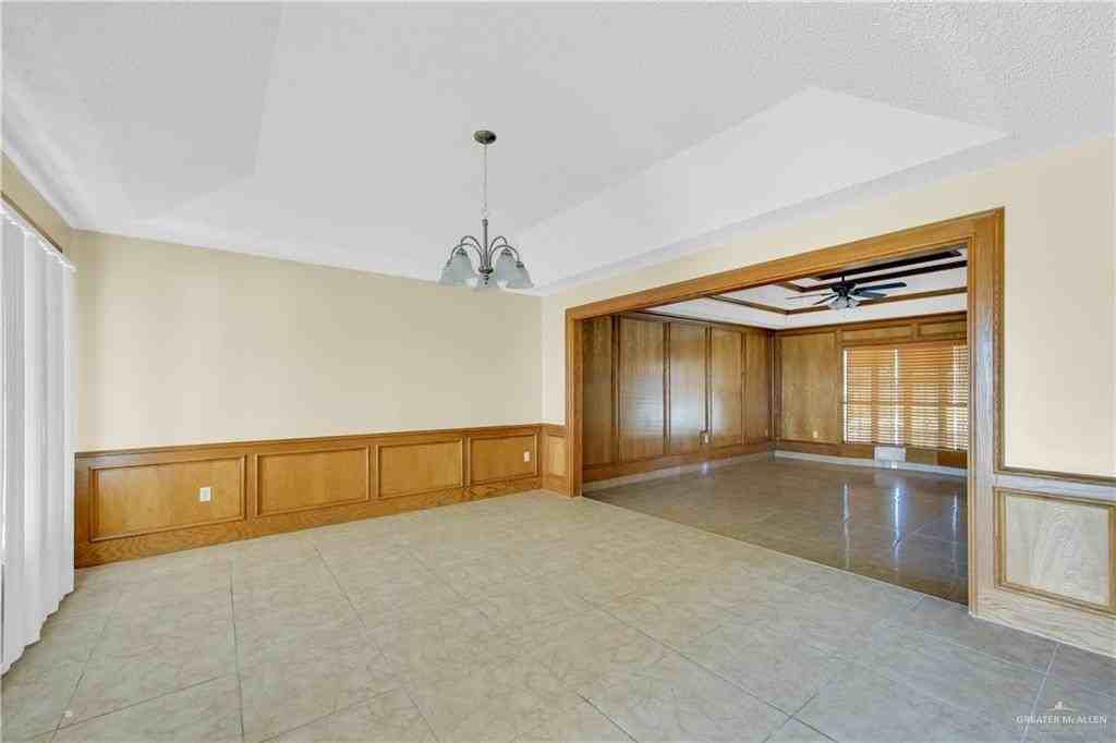 3800 N Cynthia St - Photo 5 of 20