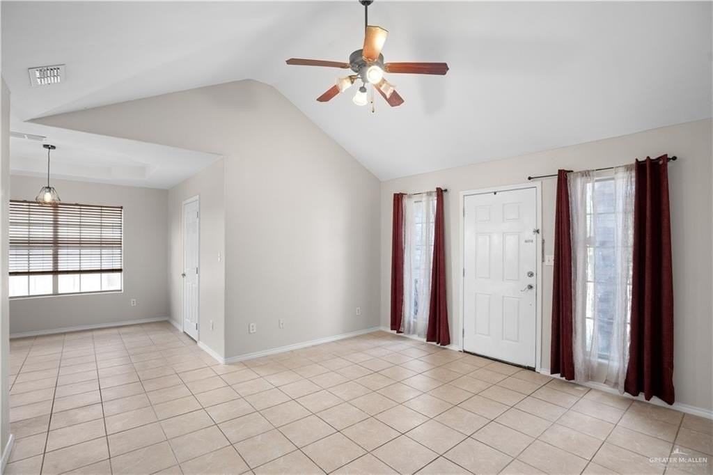 1553 Res St - Photo 3 of 19