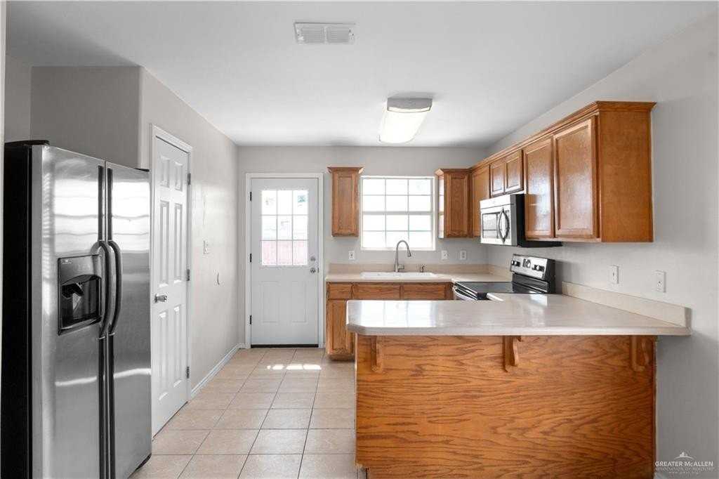 1553 Res St - Photo 6 of 19