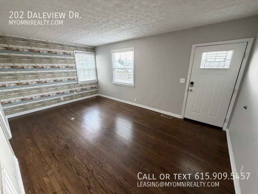 202 Daleview Ave - Photo 3 of 12