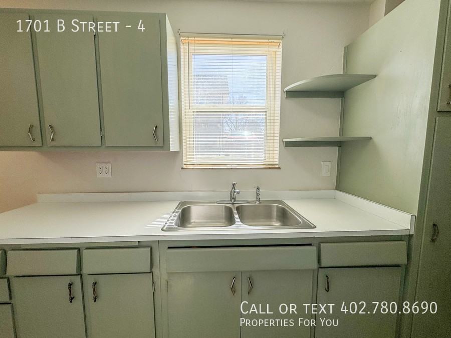 1701 B St #4 - Photo 7 of 14
