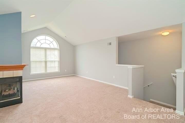 3217 Primrose Ln - Photo 3 of 20