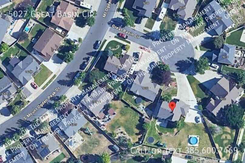 5027 W Great Basin Cir - Photo 2 of 40