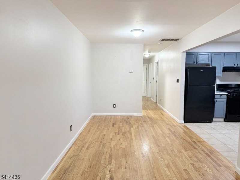 83 Peabody Pl - Photo 3 of 19