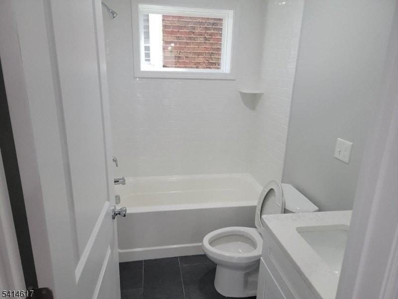 122 Rose Ter - Photo 5 of 14